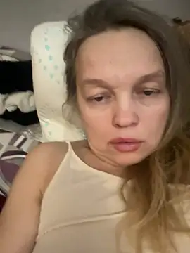 Suzanele's cam snapshot