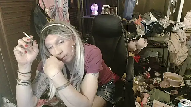 Ombeline1 live sex cam