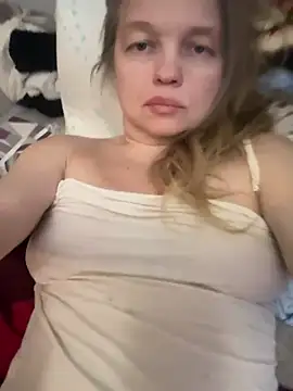 Suzanele's cam snapshot