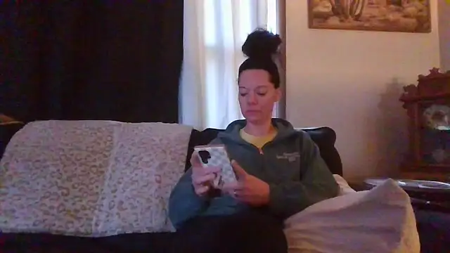 SidneyRaee live sex cam