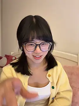 Ella-AAAAA live sex cam