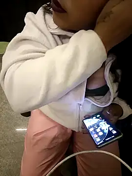 Pink_Lipstick's cam snapshot