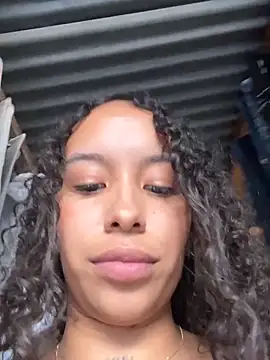 MarieLeon live sex cam