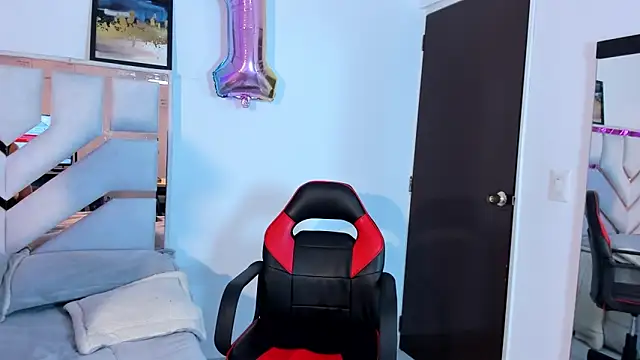 Curlystartt live sex cam