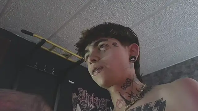 AcidMilo live sex cam