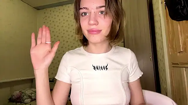 KerieDitti live sex cam