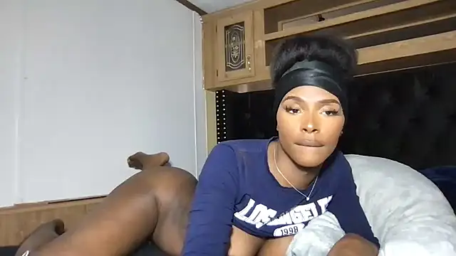 SeductiveMiahBrown live sex cam