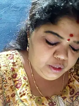 tamilthanushri live sex cam