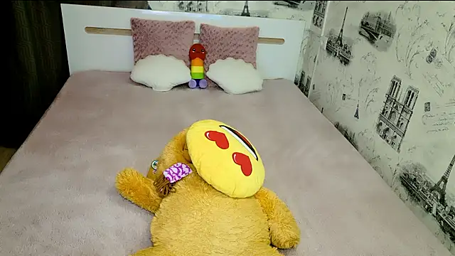 lovely-eyes's cam snapshot