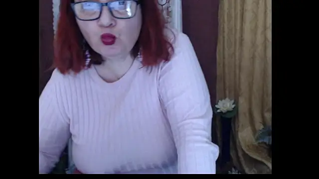 PlayfullMature's cam snapshot