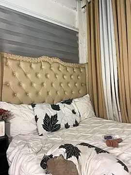 Innocent_yanixx69 live sex cam