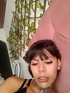 Bellatris_'s cam snapshot