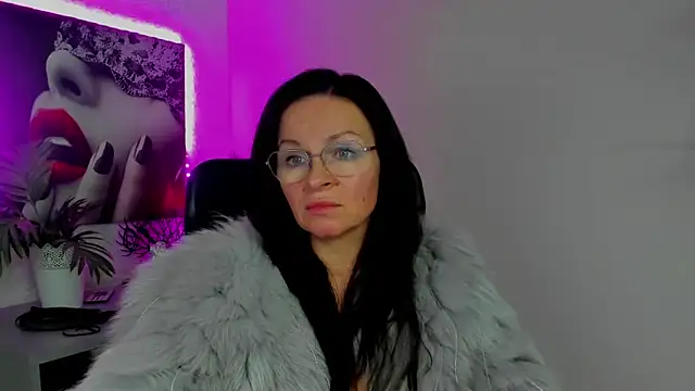 HelenLuxx live sex cam