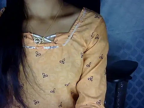 Khushi_v's cam snapshot