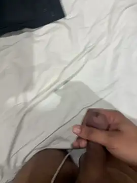 Brownadam111's cam snapshot