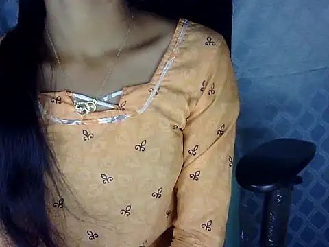 Khushi_v's cam snapshot