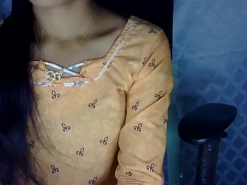 Khushi_v's cam snapshot