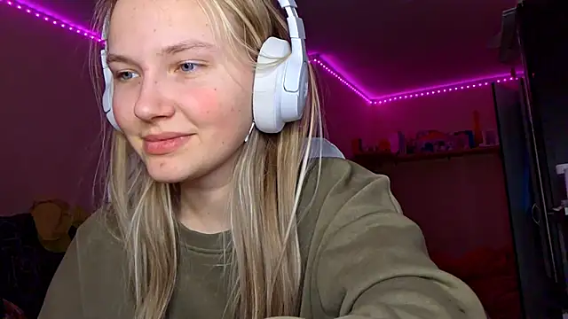 KarinRobertson's cam snapshot