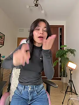 Adriennesexxx's cam snapshot