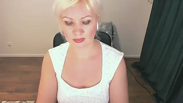 Angelaroberti3's cam snapshot