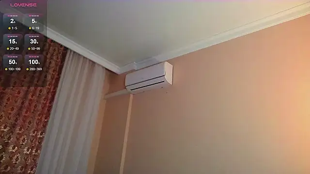 AliceMirise's cam snapshot