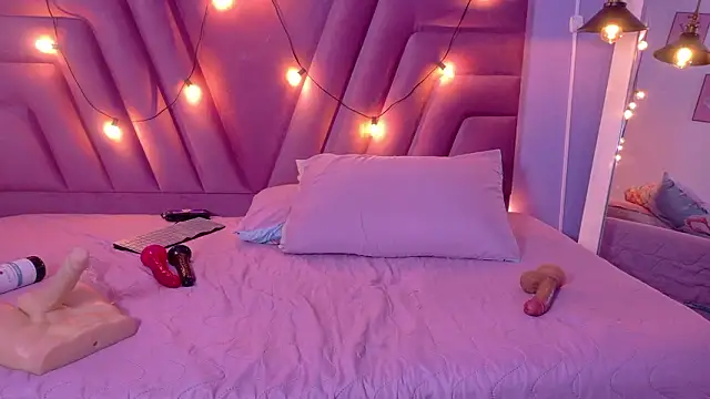 cutepetitee's cam snapshot