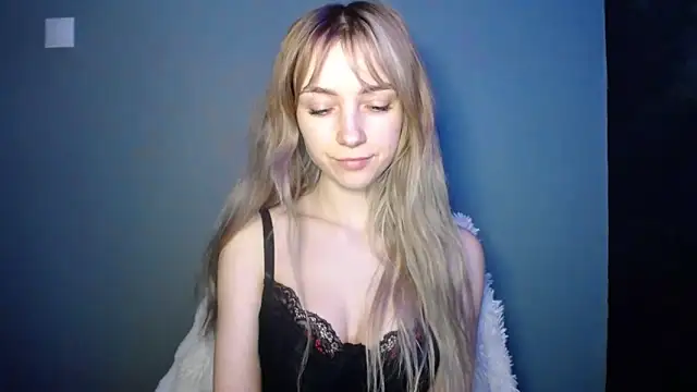 LuciaYoung's cam snapshot