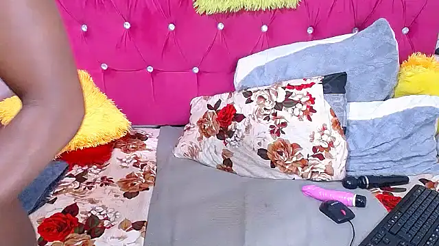 BadGirlSexyT's cam snapshot