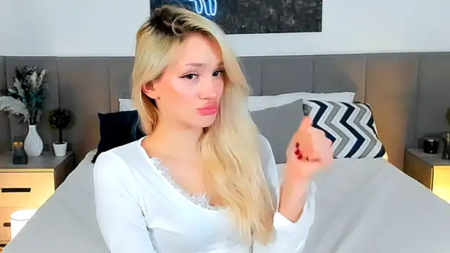 SugarWhisper's cam snapshot