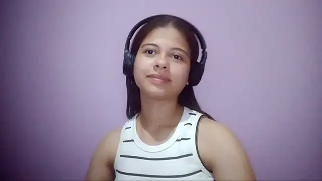 AuroraMacintosh's cam snapshot