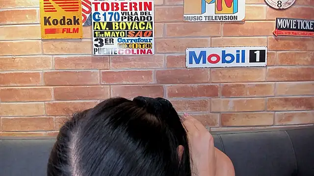 foxy_sharlotte's cam snapshot