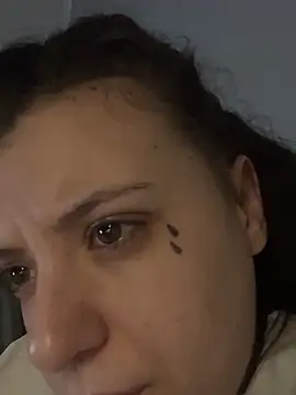 bunnythetailor's cam snapshot