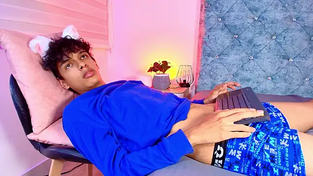 maxfrost_1 live sex cam