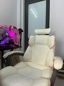 RassieRaph's cam snapshot