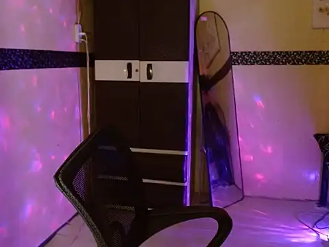 EnviousMaddie live sex cam