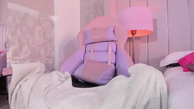 Evabellee's cam snapshot