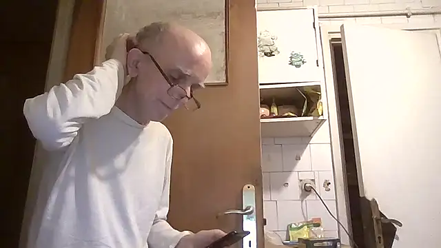 mariusica1@xh live sex cam