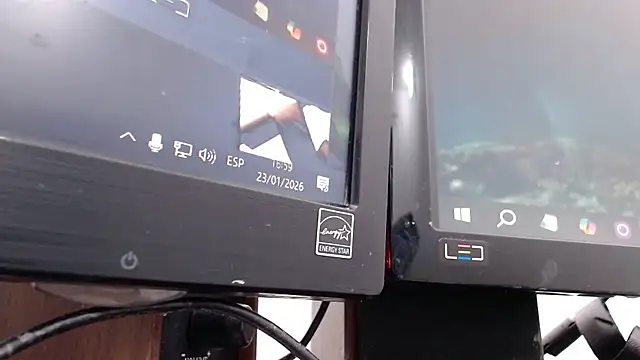 emiliaa_hot's cam snapshot