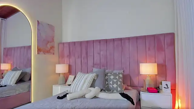 Aleja_arango1 live sex cam