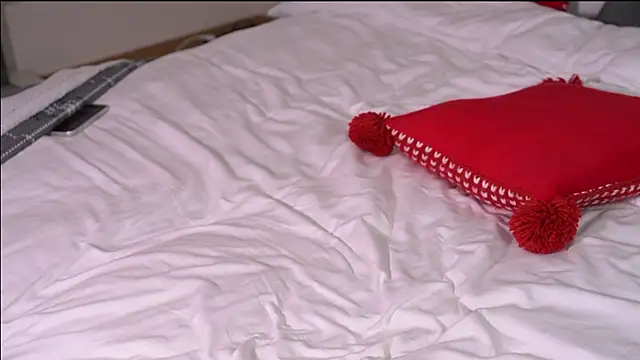 ella_twinkl's cam snapshot