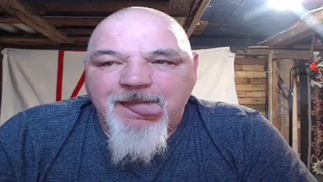 Newfiesausage1972 live sex cam