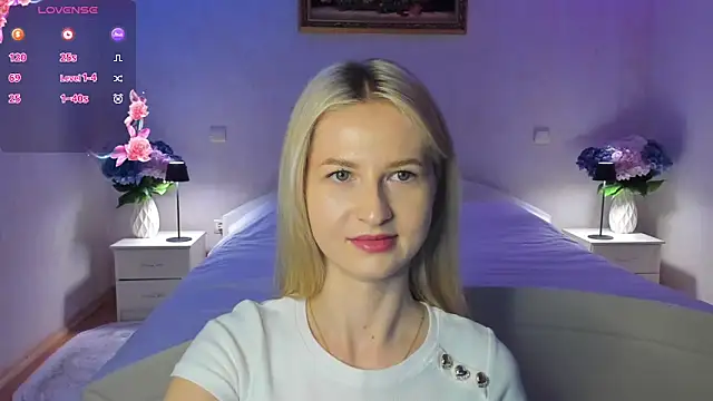 Julie_Blaze's cam snapshot