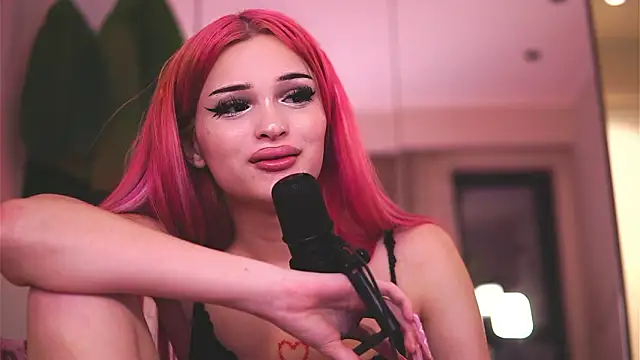 KatiaFinesse live sex cam