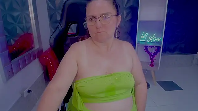 elena_milf1's cam snapshot