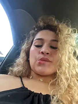 Sara_smiiith211's cam snapshot