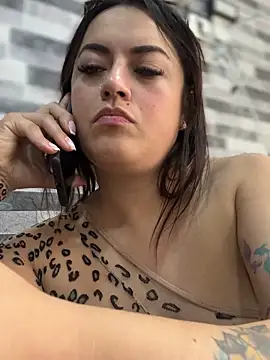 Lesly_10-'s cam snapshot