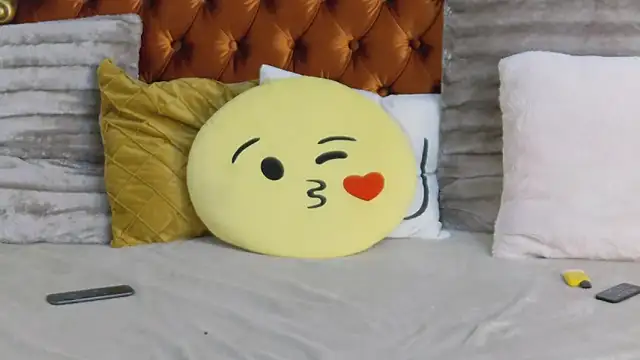 SiennaShapiro live sex cam