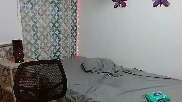 Emilybateee's cam snapshot