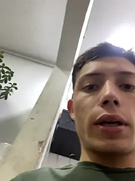 santiObrero live sex cam