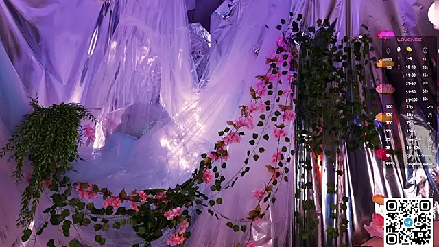 GildedKitten's cam snapshot